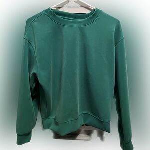 xs Green crewneck, lightly worn